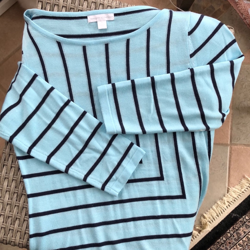 New York & Co Sweater